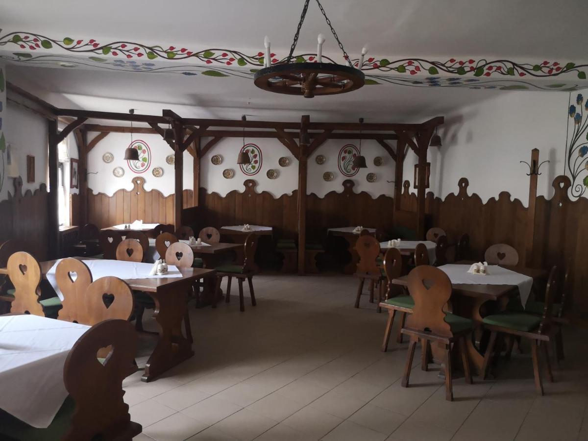 Bed and Breakfast Gomba Panzio Велем Экстерьер фото